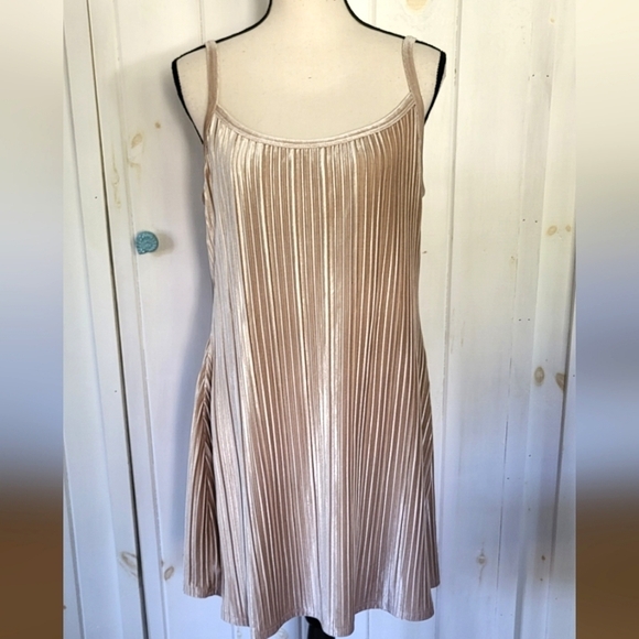 AE Velour Stretch Champagne Mini Slip Dress Size L - Picture 1 of 10